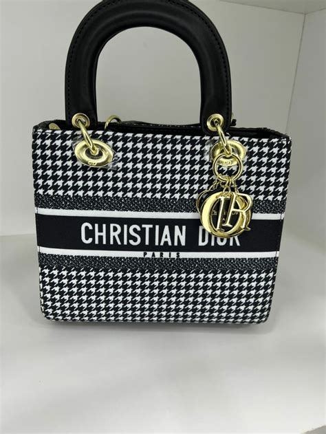 cartera christian dior pequeña